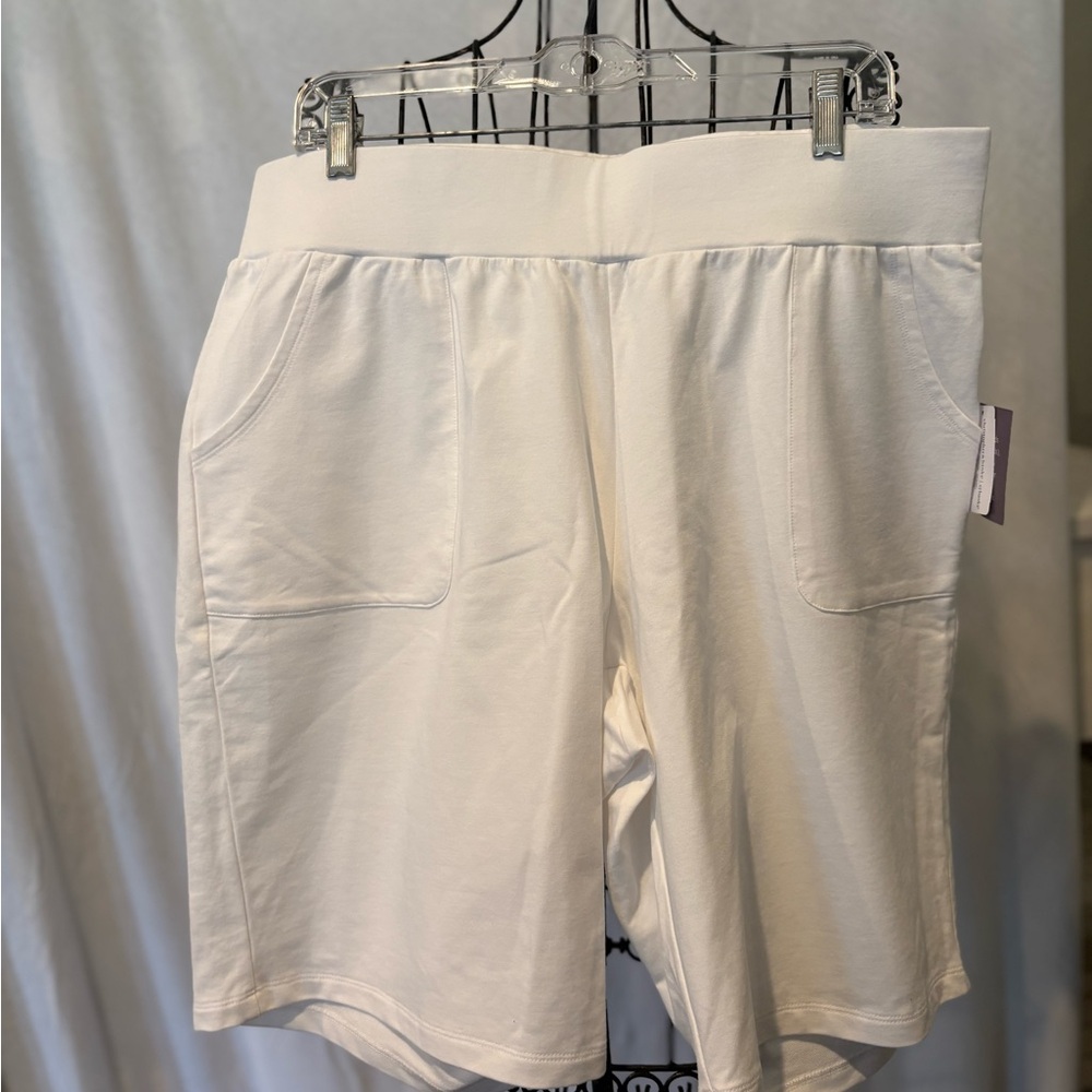 NWT CJ Banks Women's White Bermuda Shorts